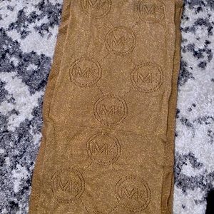 MICHAEL KORS GOLD SCARF